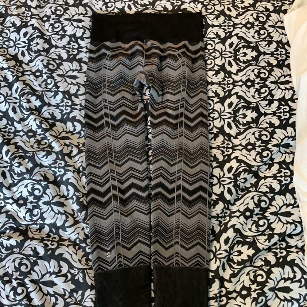 Lululemon ebb to street chevron pants size 6